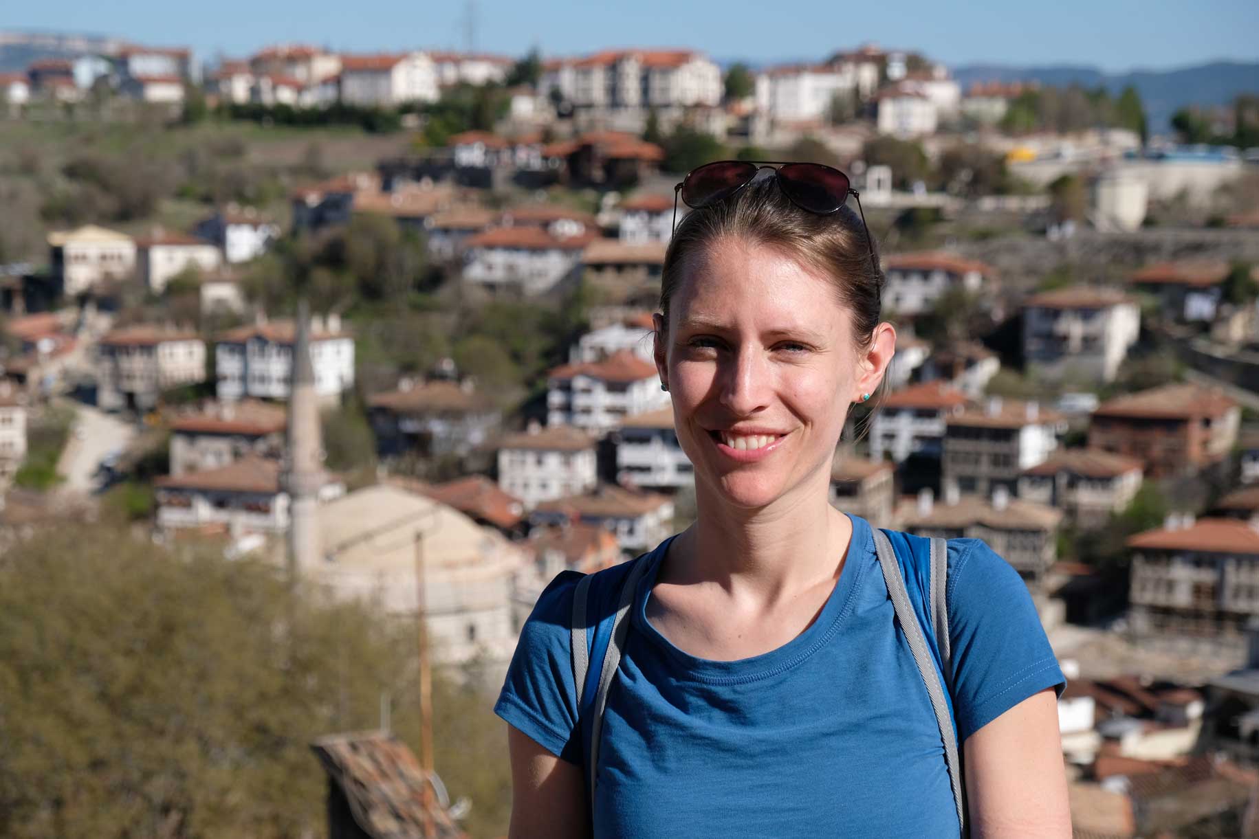 Leo mit Blick auf Safranbolu