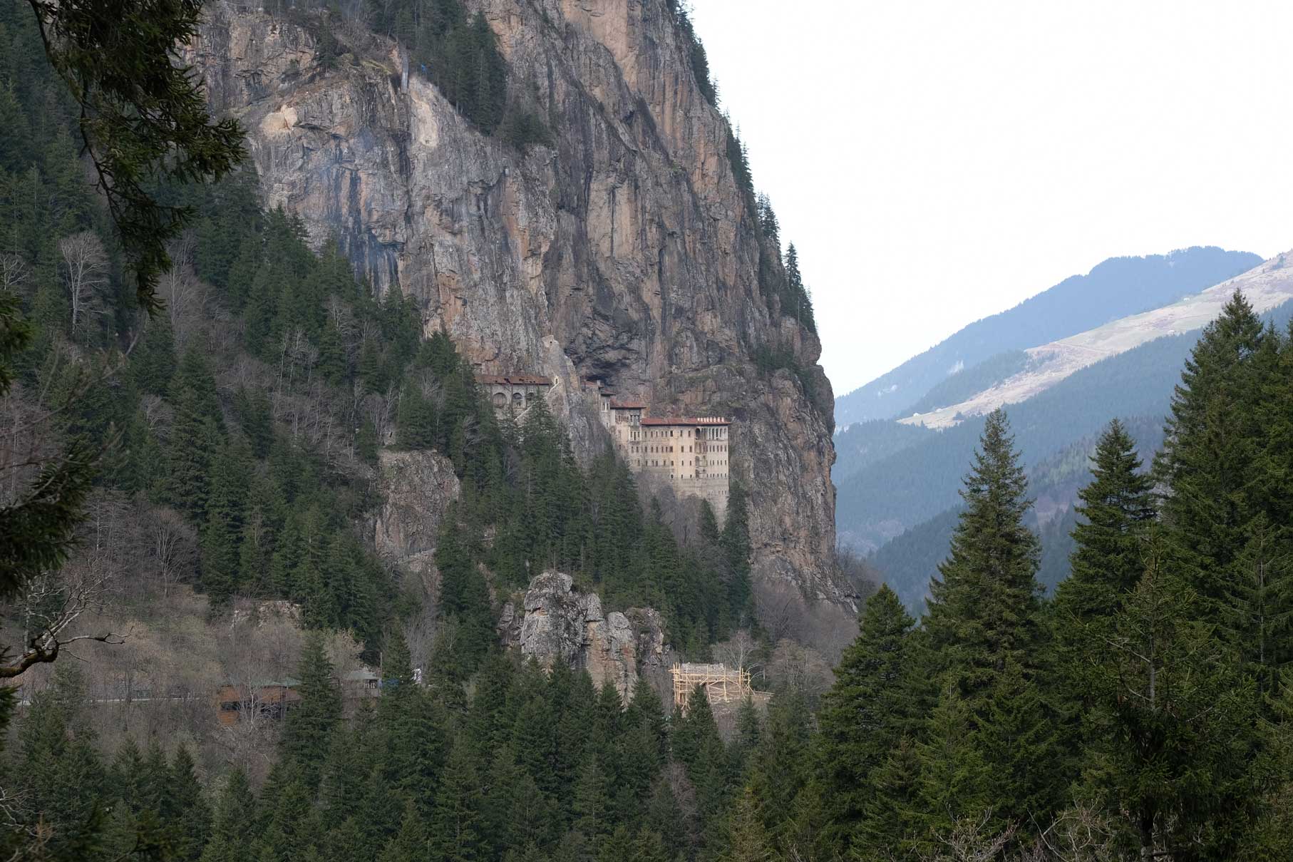 Das Kloster Sumela in den Bergen