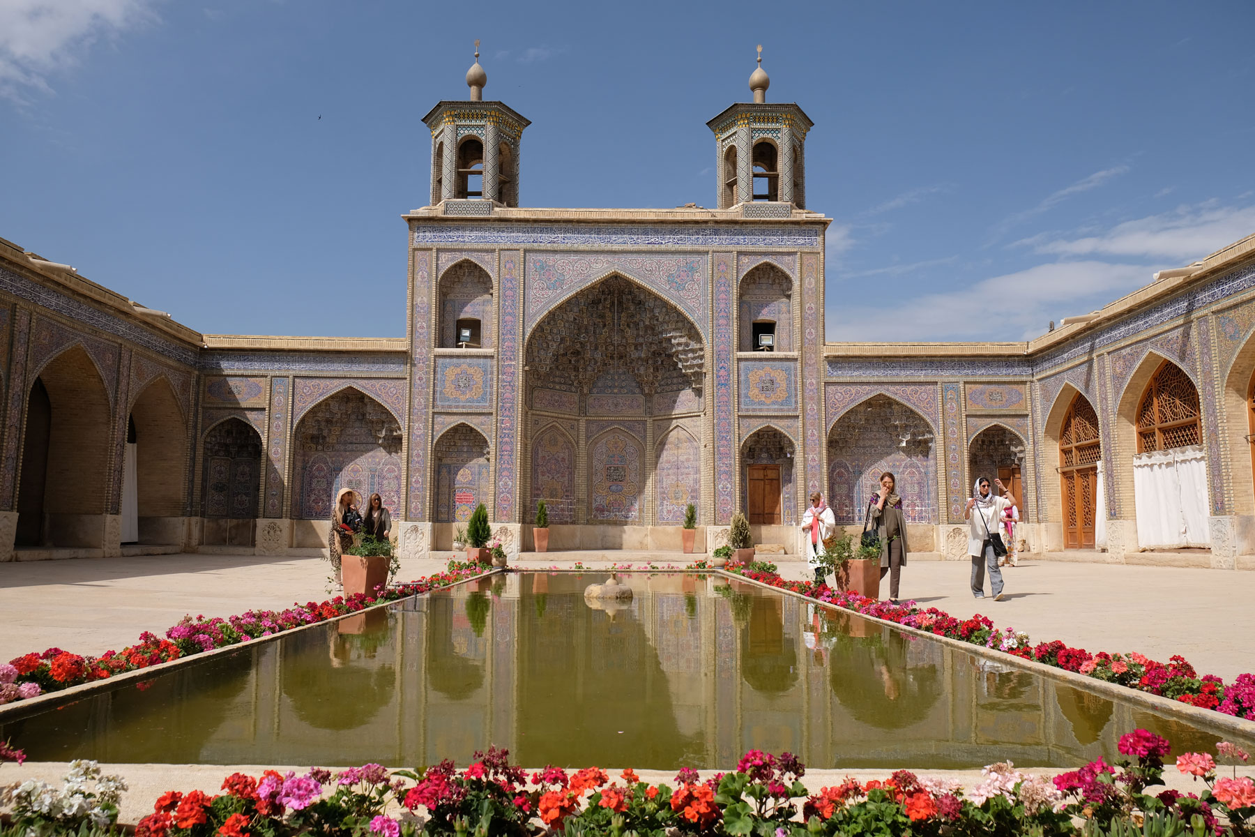 Pinke Moschee in Schiraz