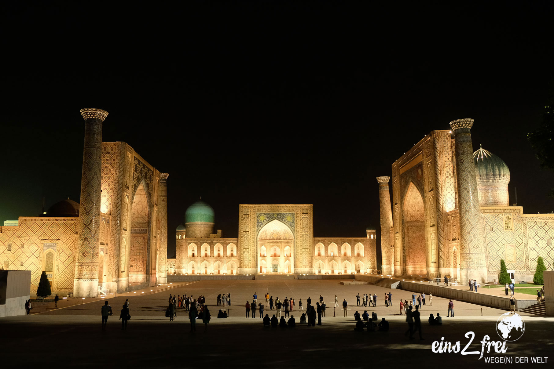 Registan in Samarkand bei Nacht