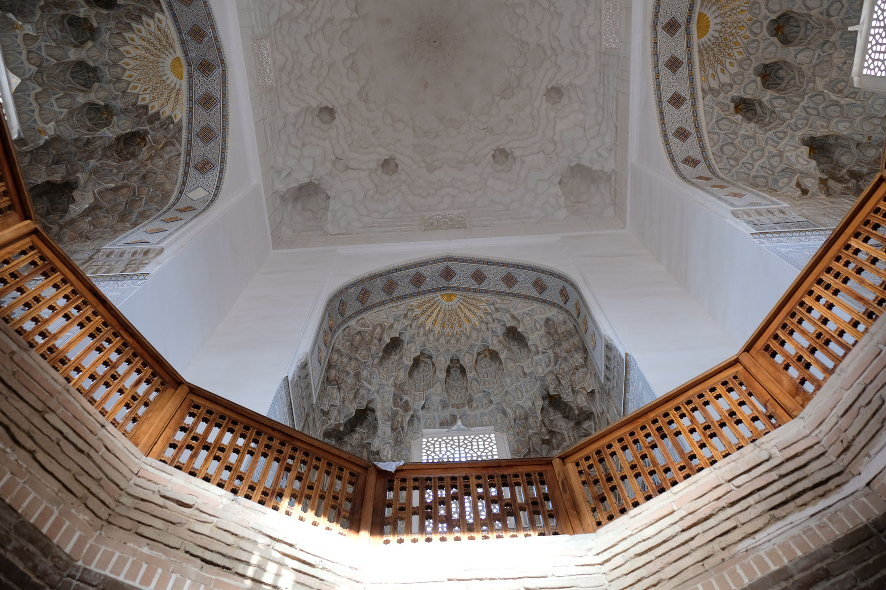 Die Kuppel des Bibi-Khanum Mausoleums von Innen