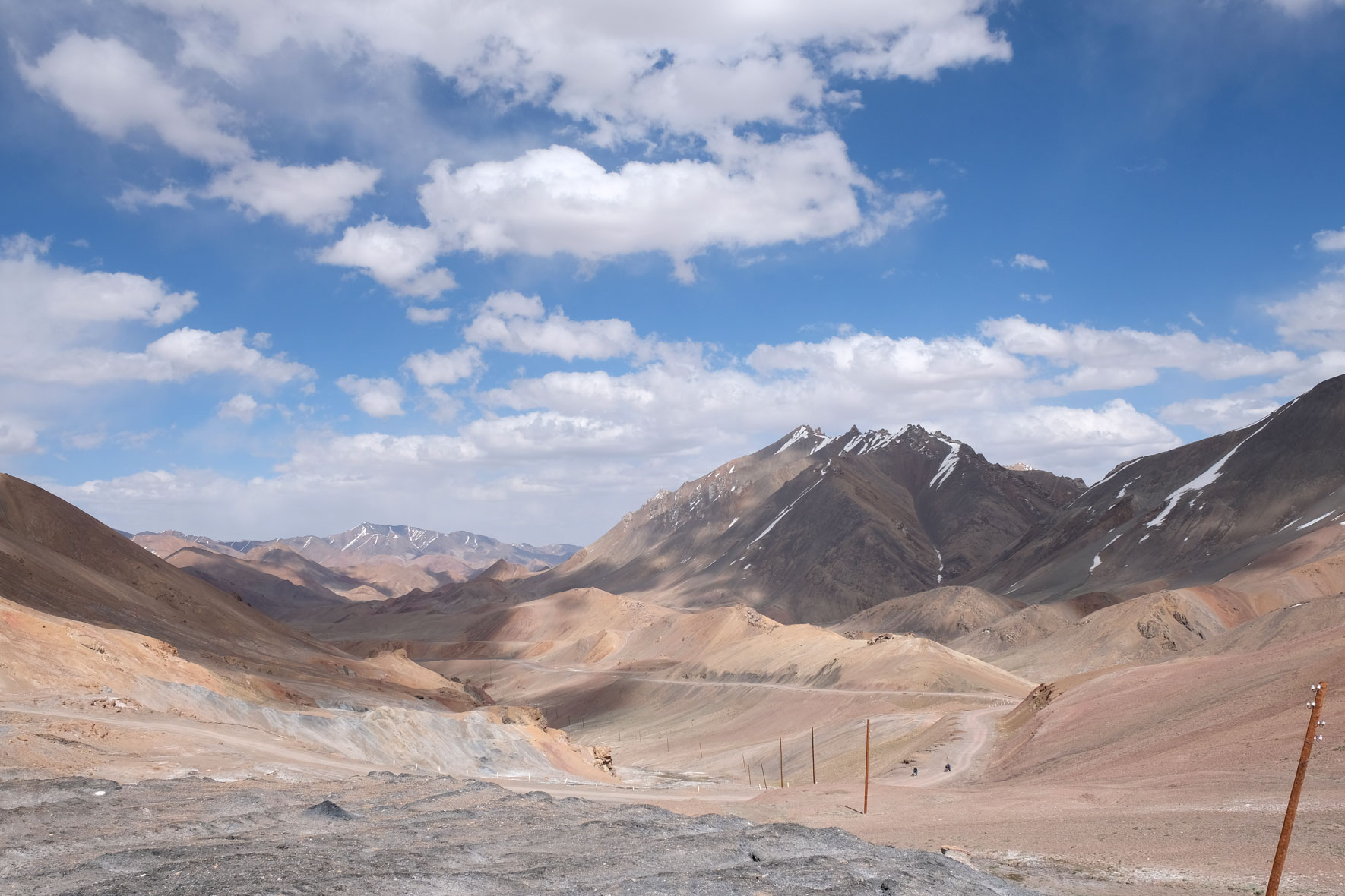 Pamir Highway im Pamirgebirge.