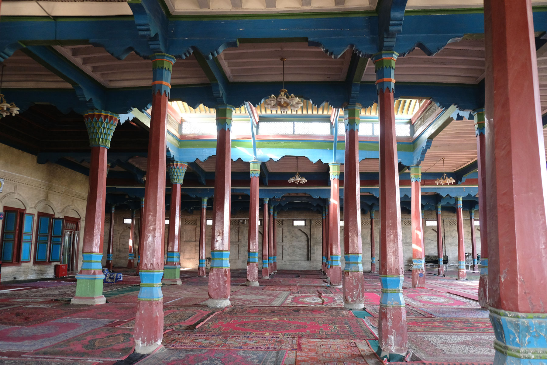 Gebetsraum der Moschee in Kucha.