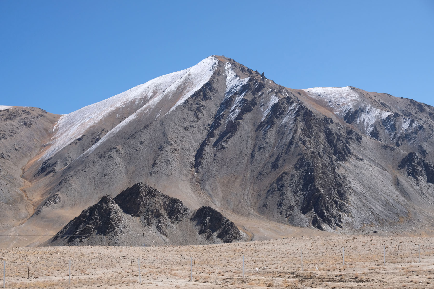 Berge auf dem Karakorum Highway.