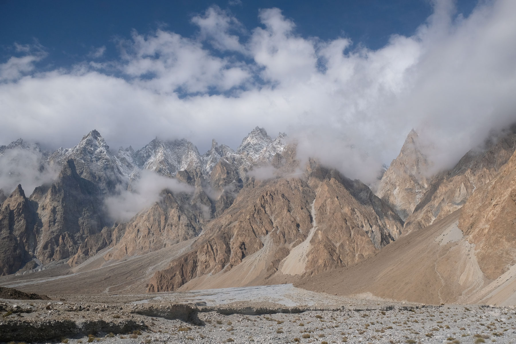 Berge im pakistanischen Karakorumgebirge.