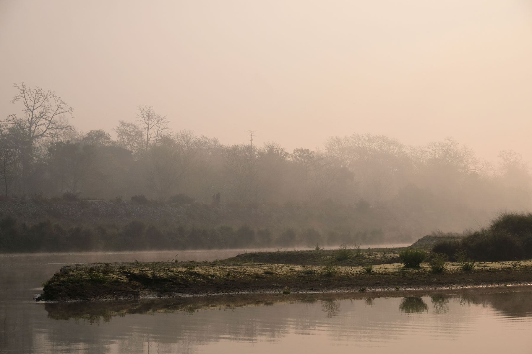 Ein Fluss im Chitwan Nationalpark in Kathmandu.