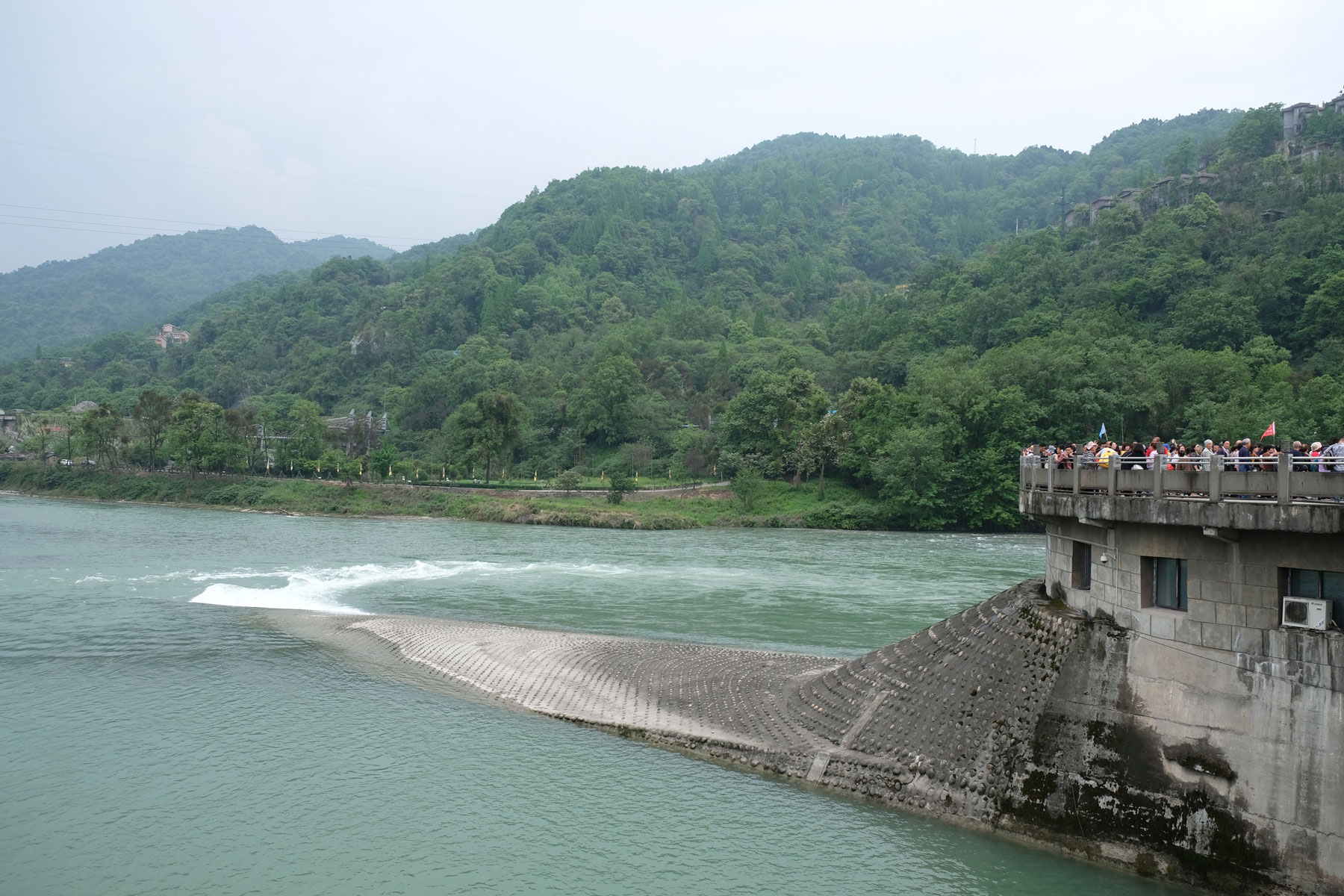 Das Fischmaul des Bewässerungssystems von Dujiangyan in China.