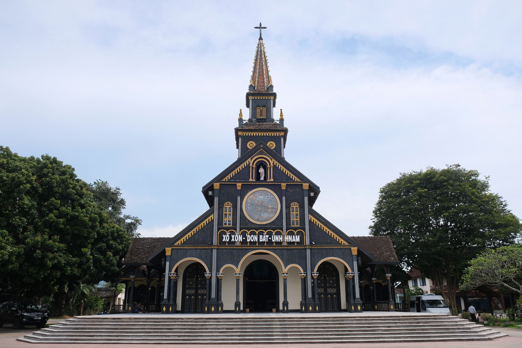 Die Holzkirche von Kon Tum in Vietnam