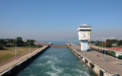 Der Hafen von Incheon, Südkorea, ist mit Schleusen vom Meer abgetrennt.