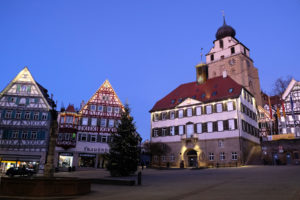 Der Marktplatz der Kleinstadt Herrenberg.