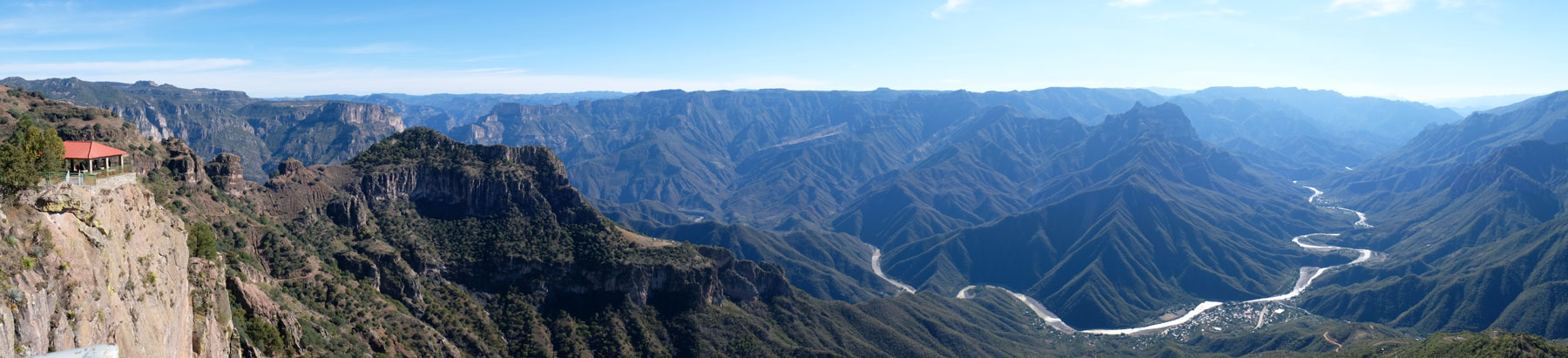 Panoramablick auf den Urique Canyon in Mexiko.