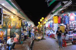 Nächtlicher Souvenirmarkt in Siem Reap.